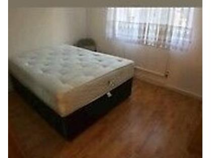 Room in a Shared Flat, Wolftencroft Close, SW11