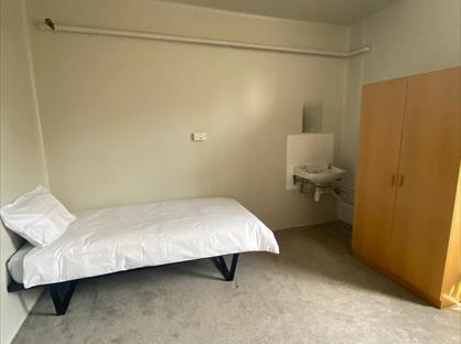 Room in a Shared Flat, Devonshire Street, W1G