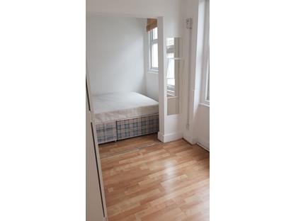 Room in a Shared Flat, Latchmere Road, SW11