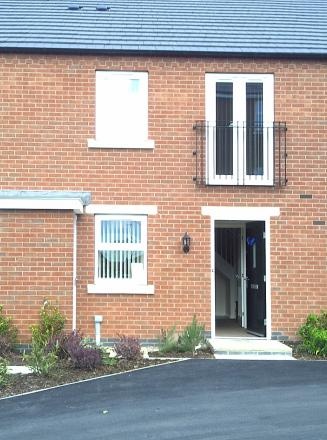 2 Bed Terraced House, Danbury Place, LE5, N1 7GU