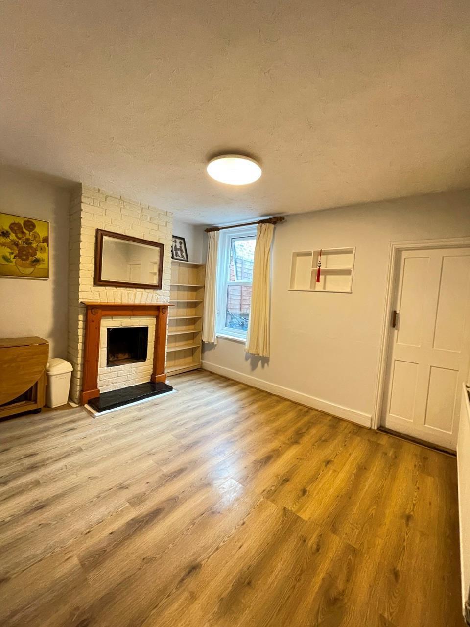 Southsea Room in a Shared House, Stansted Road, PO5 To Rent Now for