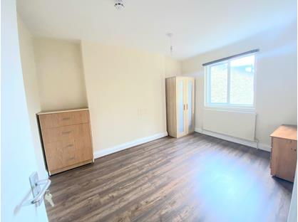 3 Bed Flat, Mare Street, E8