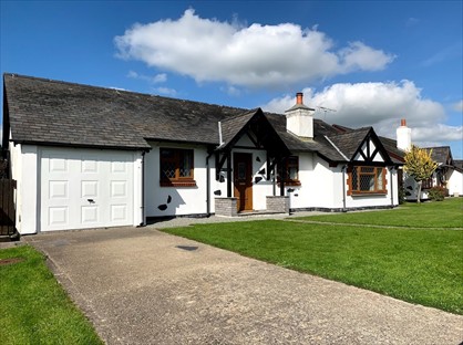 3 Bed Detached House, Stad Berllan, LL60