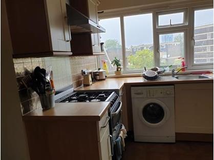 Room in a Shared Flat, Crown Road, SM1