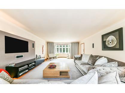 Room in a Shared House, Roundwood Way, SM7