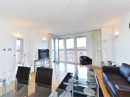 2 Bed Flat, New Providence Wharf, E14