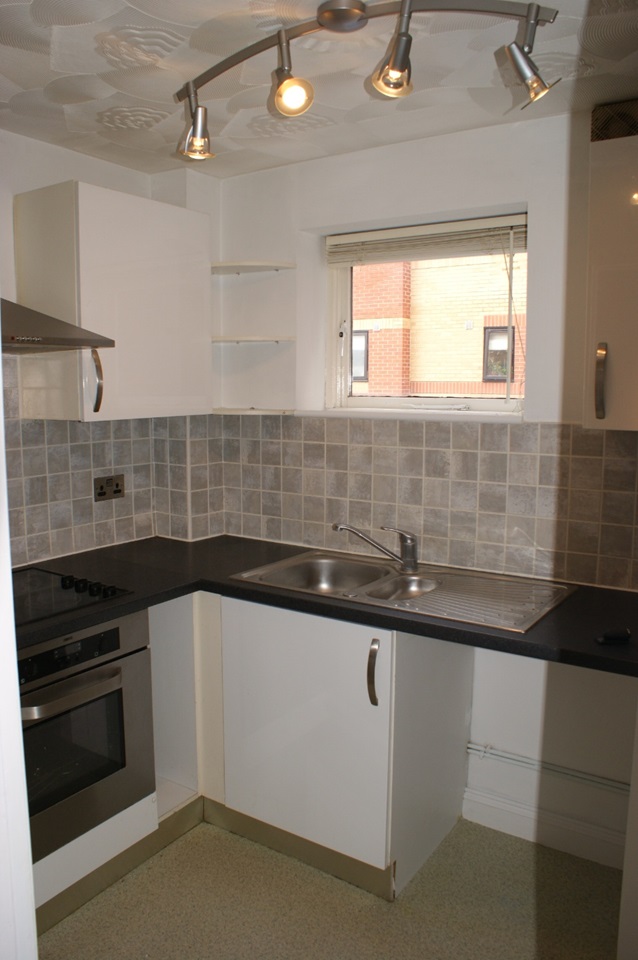 2 Bed Flat, Burley House, SO16 photo 3