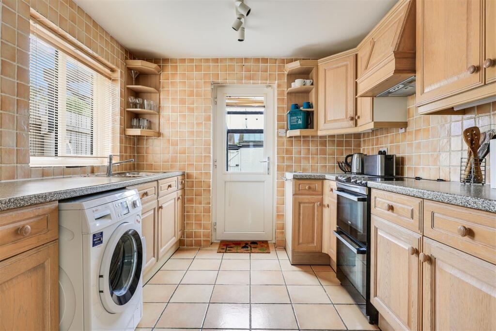 Additional image 8 of 3 Bed Semi-Detached House, Brownlow Road, CB4, N1 7GU