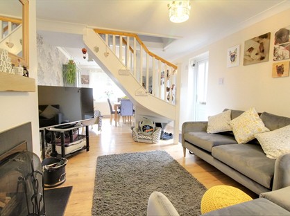 2 Bed End Terrace, Marrowbrook Lane, GU14