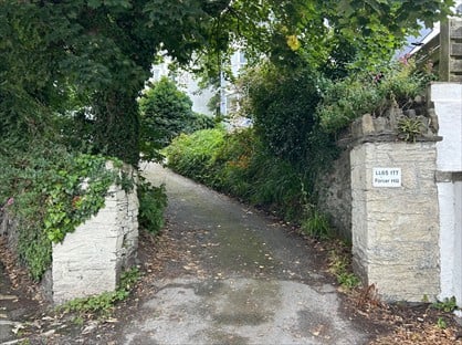1 Bed Flat, Port View House, LL65