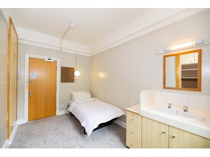 Room in a Shared House, Foley Street, W1W