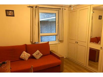 Room in a Shared Flat, Stepney Causeway, E1