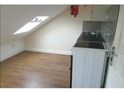 Studio Flat, Ormerod Gardens, CR4