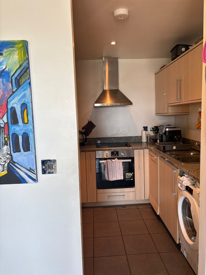 London - Room in a Shared Flat, Western Gateway, E16 - To Rent Now for ...