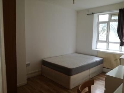 Room in a Shared Flat, Champlain House, W12