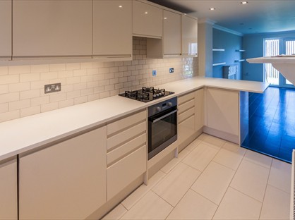 3 Bed Semi-Detached House, Slipps Close, BA11