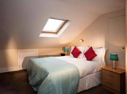 Studio Flat, Coningham Road, W12