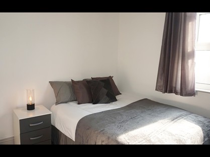 Room in a Shared House, Merridale Road, WV3