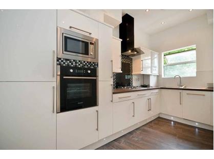 Room in a Shared Flat, Goldhawk Road, W12