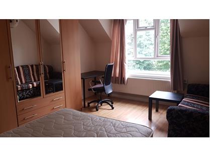 Room in a Shared Flat, Ingrave Street, SW11