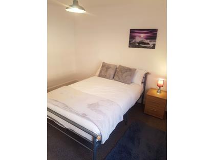 Room in a Shared House, Canal Road, S80