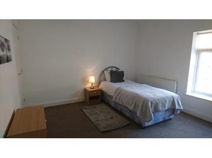 Room in a Shared House, Canal Road, S80