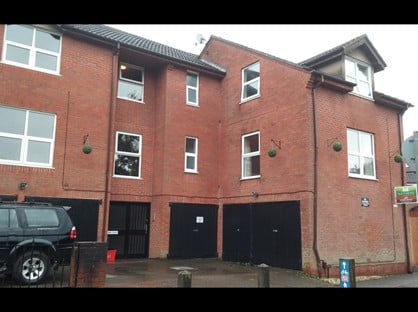 1 Bed Flat, The Close, CV8