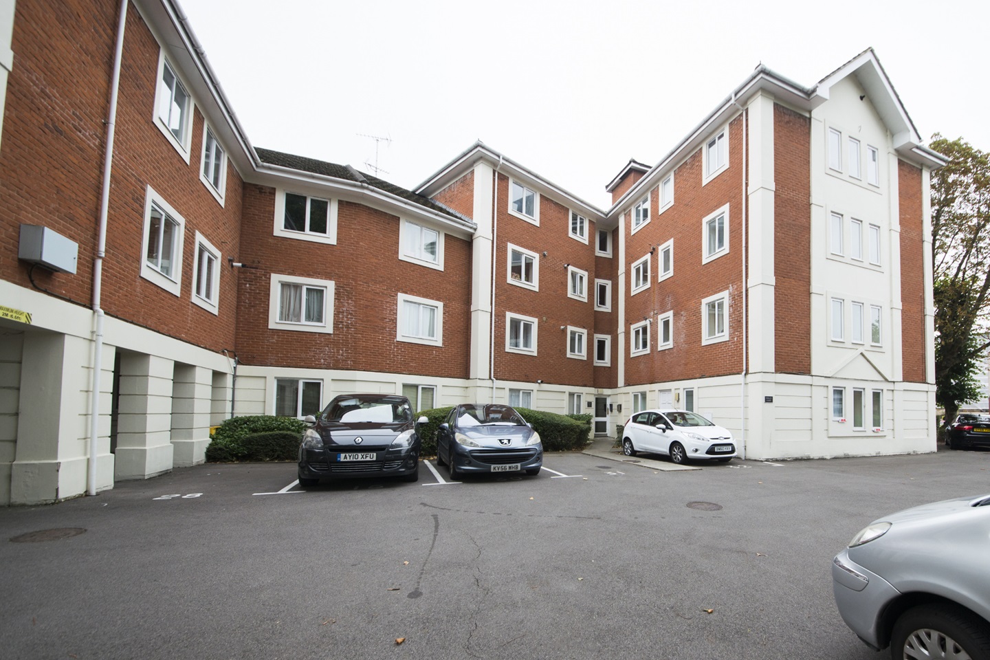 2 Bed Flat, Shelley Court, RG1, N1 7GU