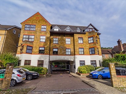 2 Bed Flat, Surbiton Hill Park, KT5