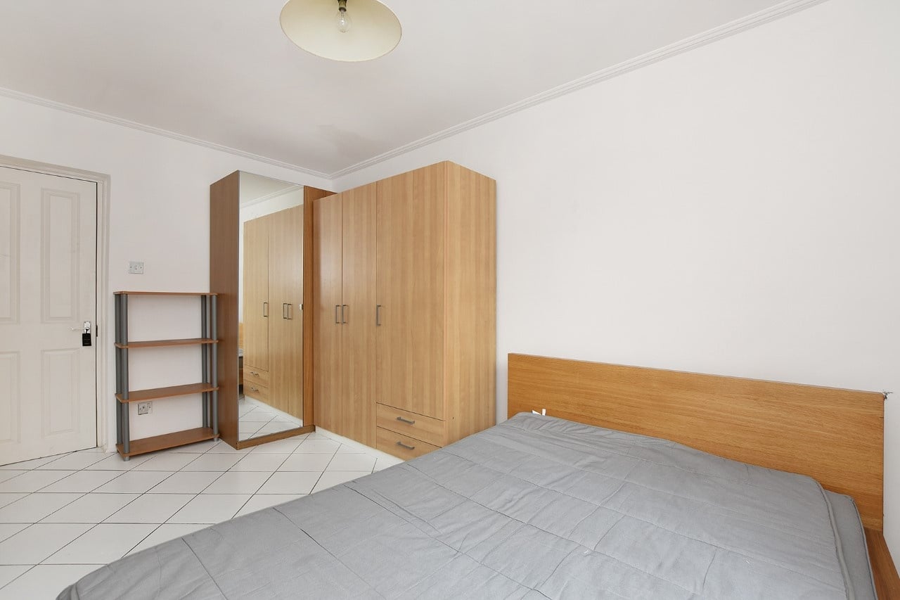 3 Bed Flat, Custance House, N1 photo 3