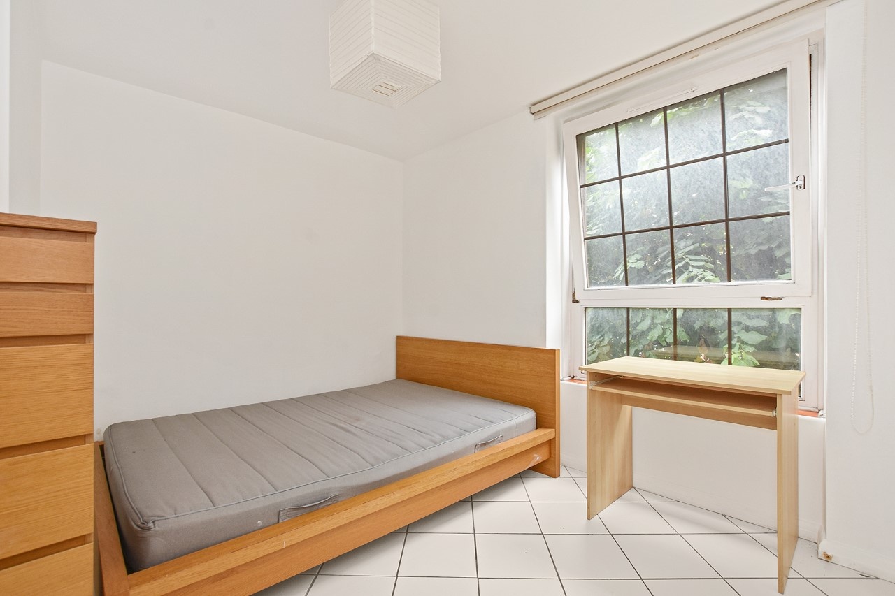 3 Bed Flat, Custance House, N1 photo 5