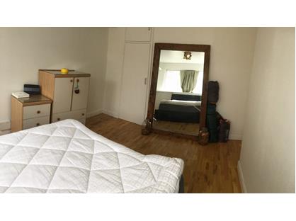 Room in a Shared House, London, SW18