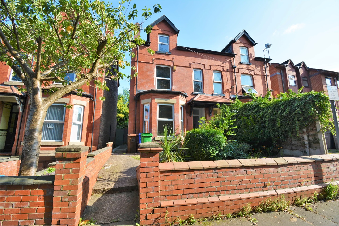 5 Bed Semi-Detached House, Cleveland Road, M8
