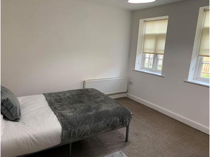 Room in a Shared House, Canal Road, S80