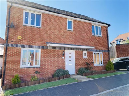 4 Bed Detached House, Linacre Road, RG24