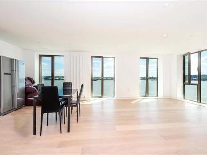 3 Bed Flat, Schooner Road, E16