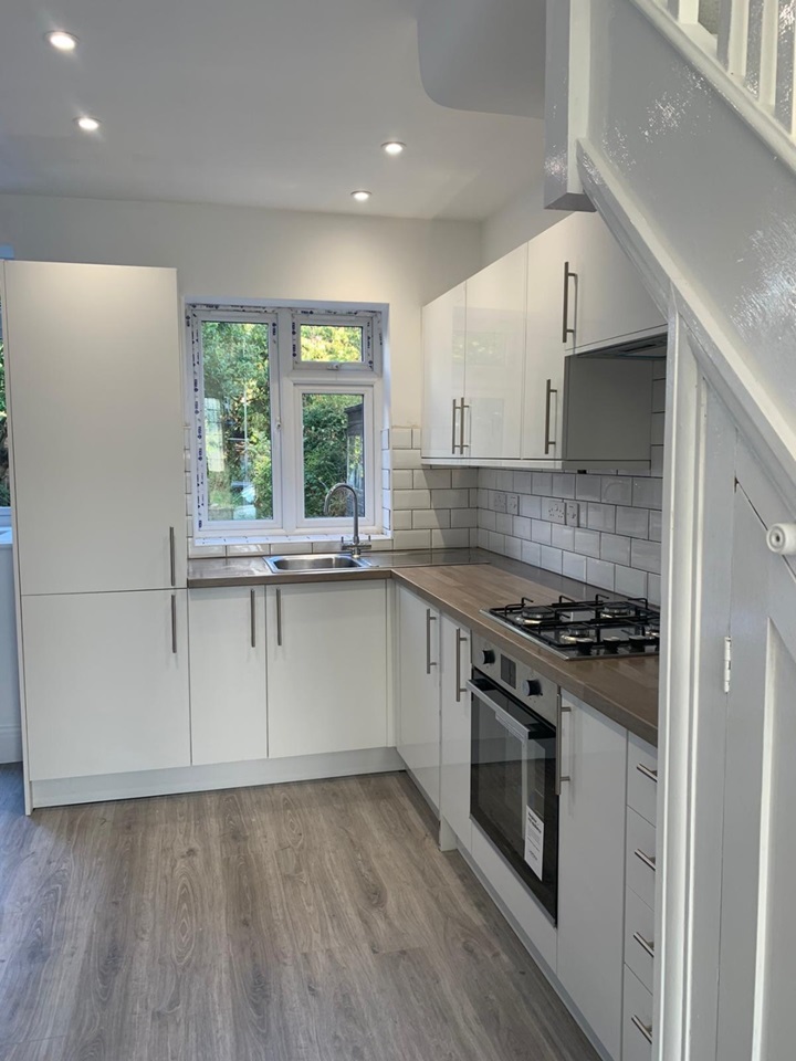 London 3 Bed SemiDetached House, Edison Grove, SE18 To Rent Now for £1,850.00 p/m