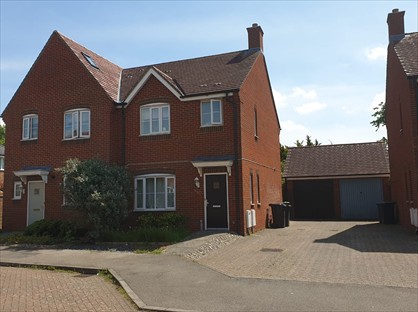 3 Bed Semi-Detached House, Lincroft, MK43