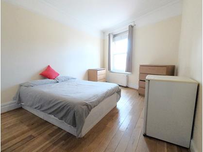 Room in a Shared House, Durnsford Road, SW19