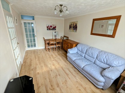 1 Bed Flat, Burns Drive, HP2