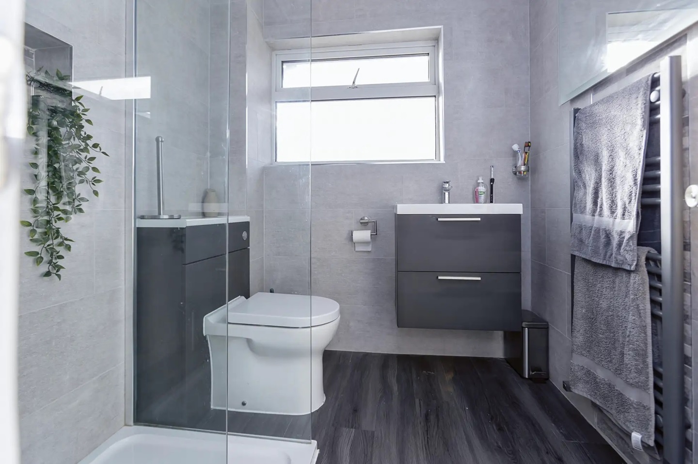2 Bed End Terrace, Marsh Close, LE4 photo 5