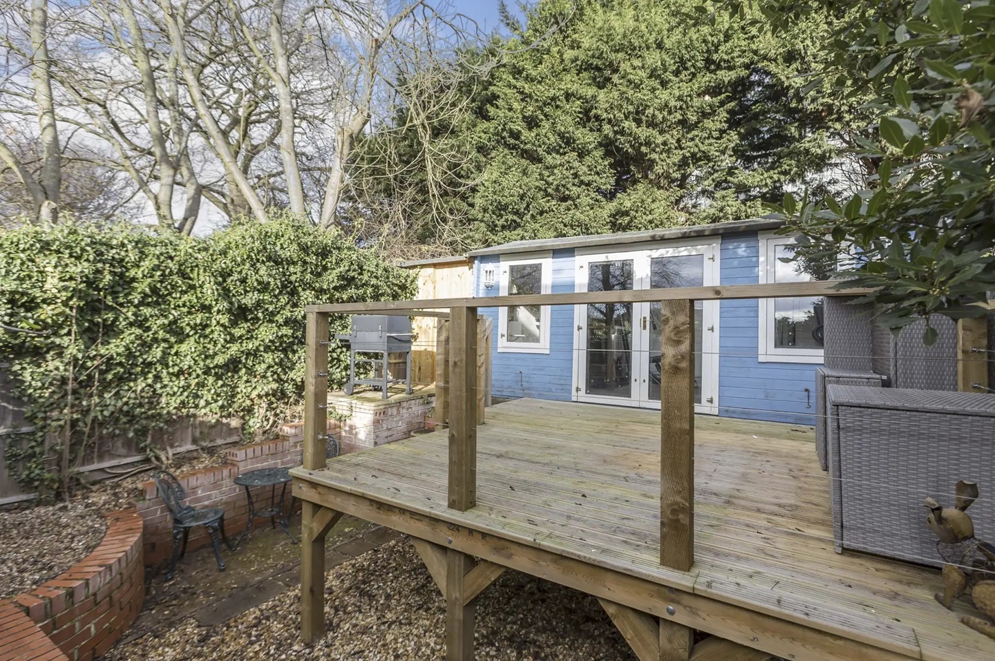 2 Bed End Terrace, Marsh Close, LE4 photo 2