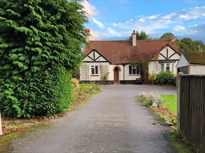 5 Bed Detached House, Hillbury Road, CR6