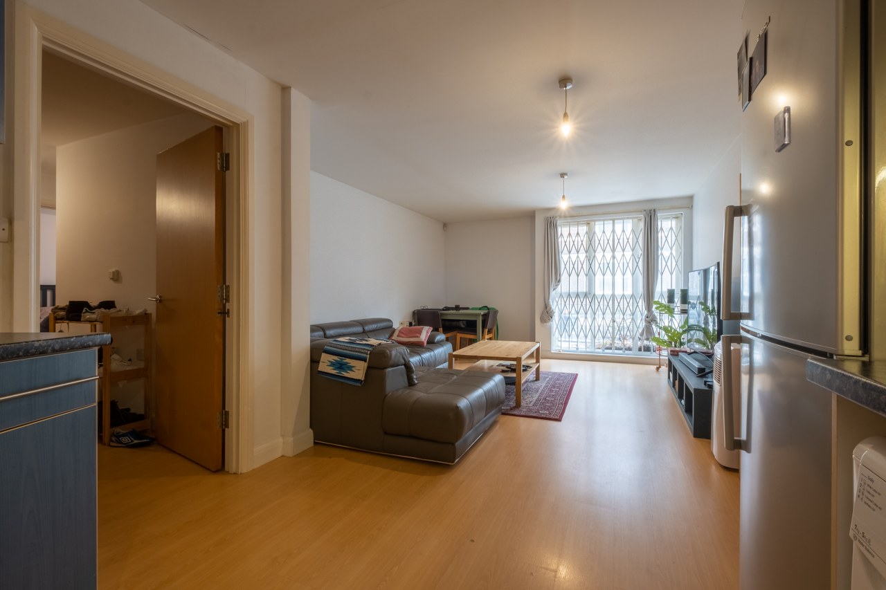 London 2 Bed Flat, Turin Street, E2 To Rent Now for £2,300.00 p/m