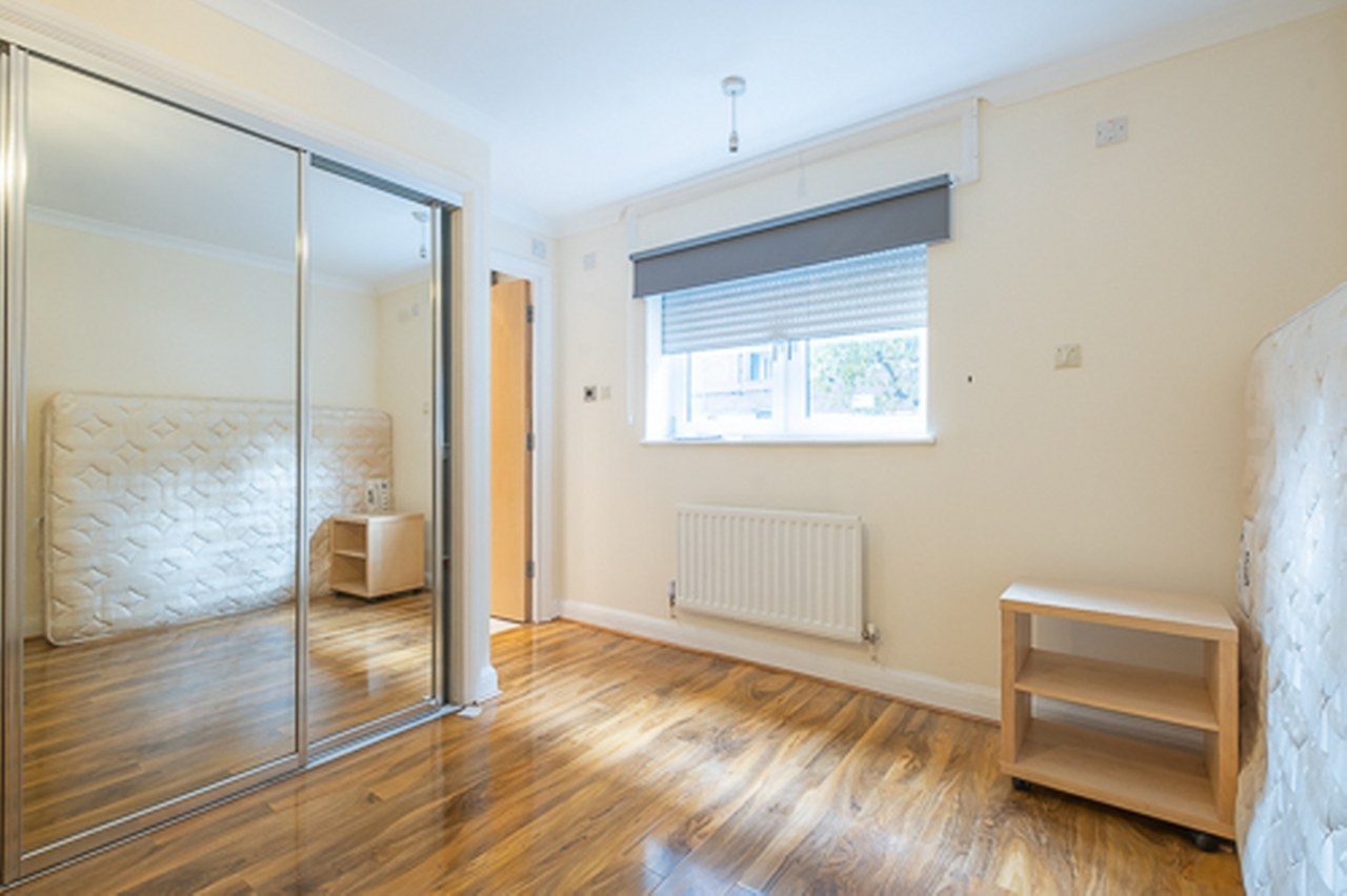 2 Bed Flat, Providence Square, SE1 photo 4