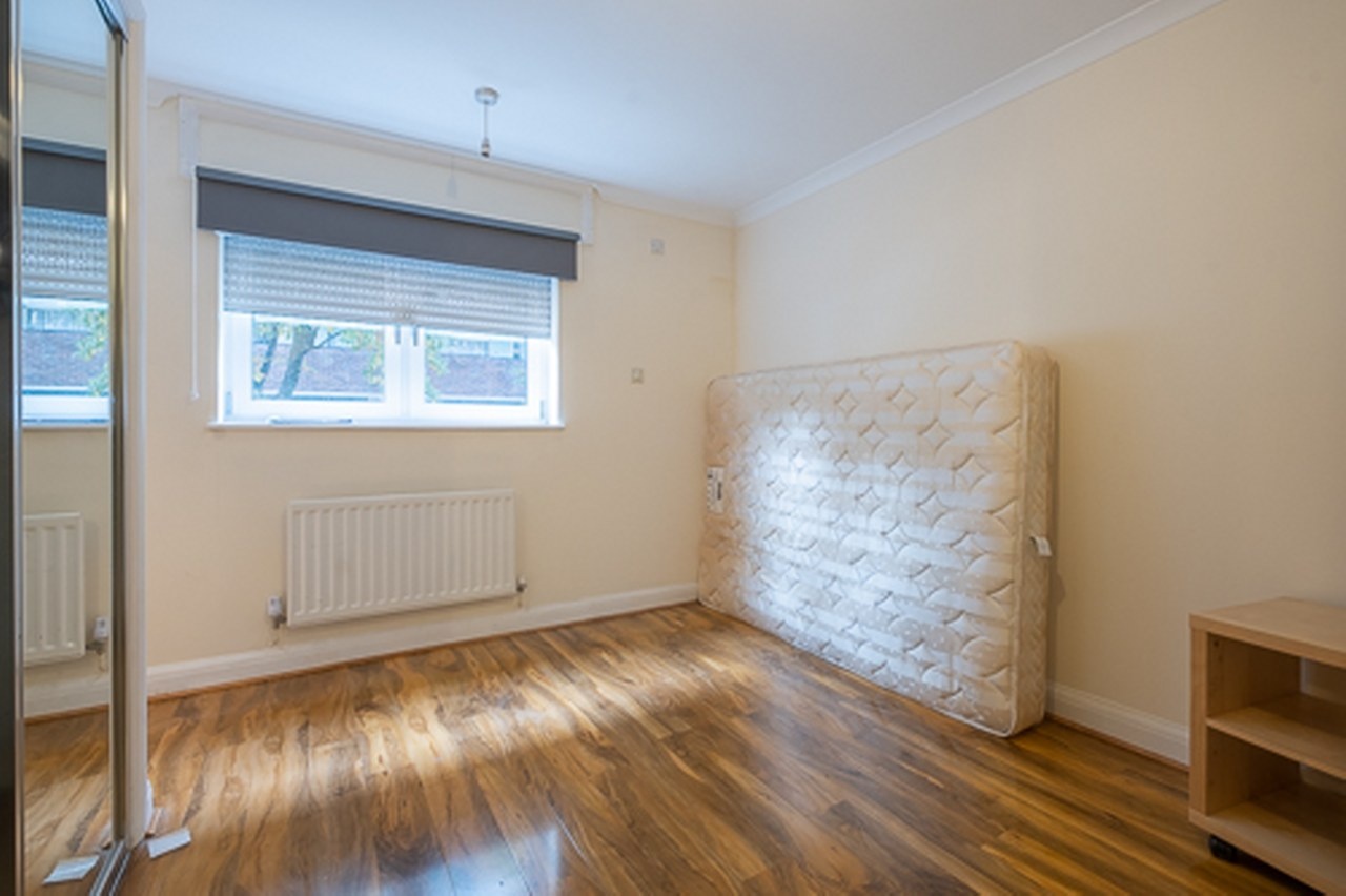 2 Bed Flat, Providence Square, SE1 photo 3