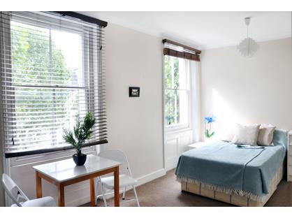 Studio Flat, Hammersmith Grove, W6