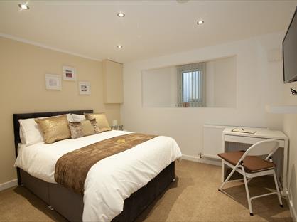 Room in a Shared House, Castle Street, SK3