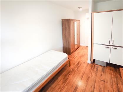 Studio Flat, Northwood, HA6