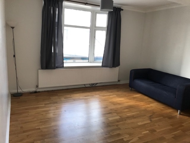 3 Bed Flat, St. George Court, B15, N1 7GU